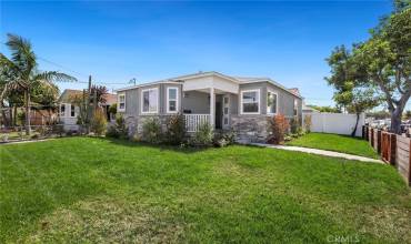 13005 Jefferson Avenue, Hawthorne, California 90250, 2 Bedrooms Bedrooms, ,1 BathroomBathrooms,Residential,Buy,13005 Jefferson Avenue,SB24140378