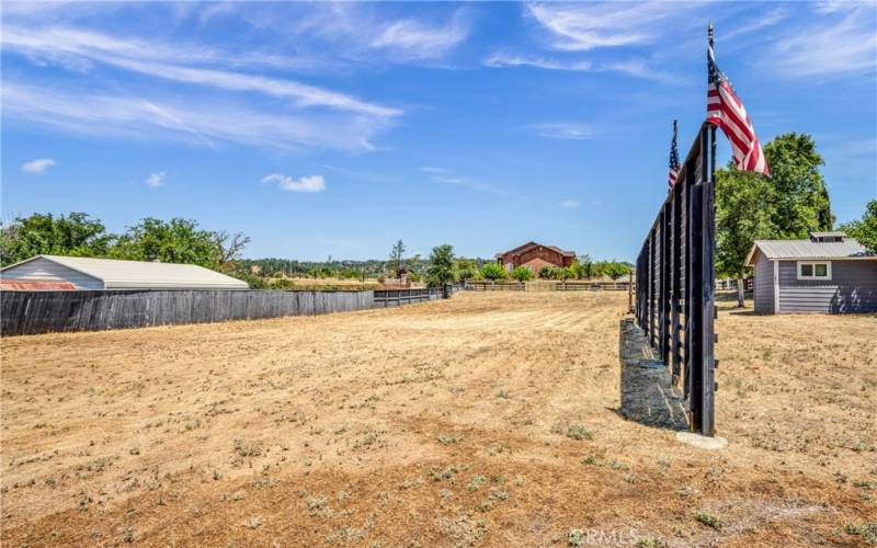 Large side yard