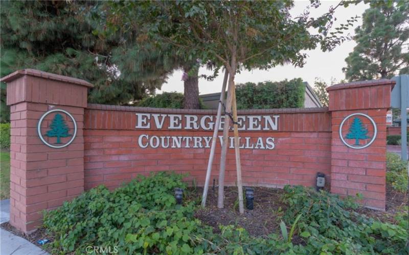 Entry To Evergreen