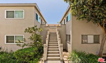 1606 S Bundy Drive, Los Angeles, California 90025, 8 Bedrooms Bedrooms, ,Residential Income,Buy,1606 S Bundy Drive,24413449