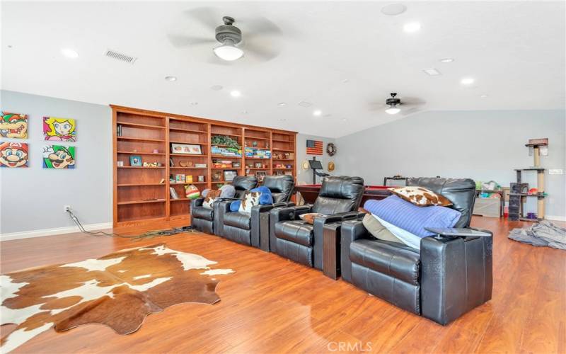 Extra large bonus room with custom built-in bookcase