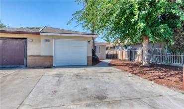 5463 W Santa Ana Avenue, Fresno, California 93722, 2 Bedrooms Bedrooms, ,2 BathroomsBathrooms,Residential,Buy,5463 W Santa Ana Avenue,FR24141484