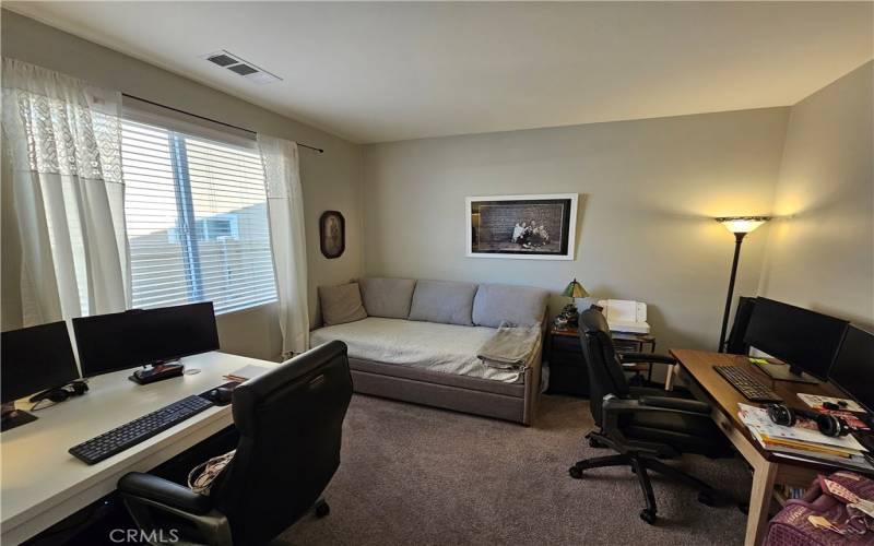 Office/Den that can be a 4th bedroom