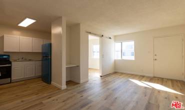 1295 FEDERAL Avenue 16, Los Angeles, California 90025, 2 Bedrooms Bedrooms, ,1 BathroomBathrooms,Residential Lease,Rent,1295 FEDERAL Avenue 16,24413761