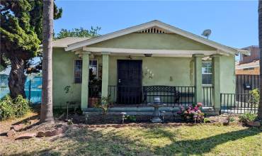 2708 Iowa Avenue, South Gate, California 90280, 2 Bedrooms Bedrooms, ,2 BathroomsBathrooms,Residential,Buy,2708 Iowa Avenue,DW24141741