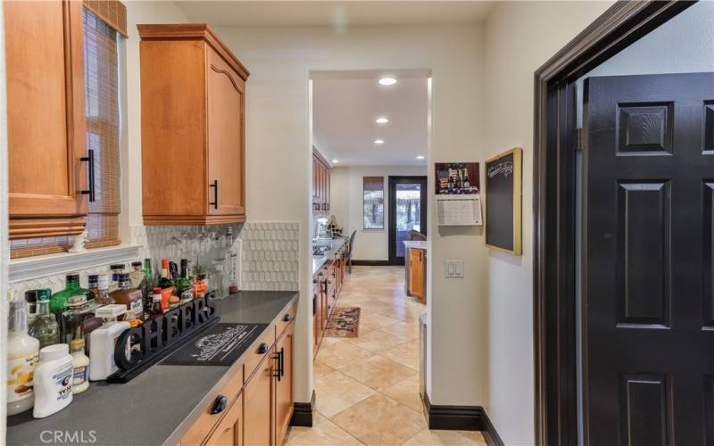 Butler pantry , great backsplash , beautiful hardware