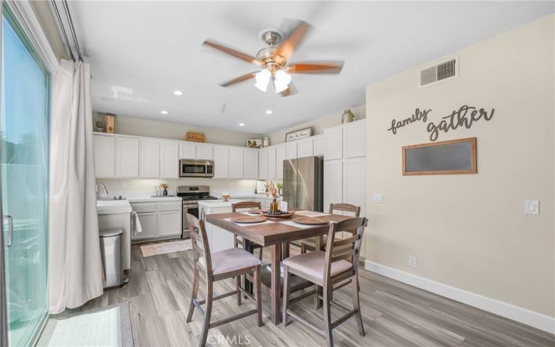 Kitchen Area/Dining