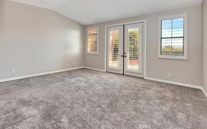 Downstairs primary bedroom w/access yard.