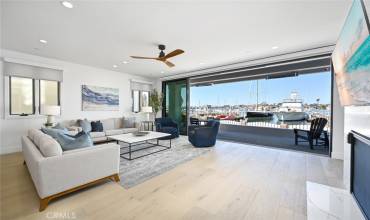 413 E Edgewater Avenue, Newport Beach, California 92661, 3 Bedrooms Bedrooms, ,4 BathroomsBathrooms,Residential Lease,Rent,413 E Edgewater Avenue,OC23194840