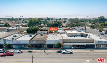 8911 S Western Avenue, Los Angeles, California 90047, 1 Bedroom Bedrooms, ,Residential Income,Buy,8911 S Western Avenue,24414225