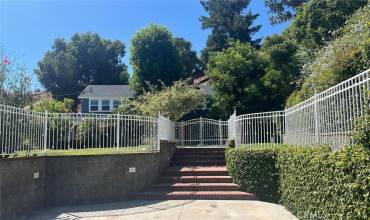 1125 Churchs Court, Burbank, California 91505, 3 Bedrooms Bedrooms, ,3 BathroomsBathrooms,Residential Lease,Rent,1125 Churchs Court,AR24142763