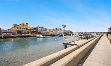 117 Grand Canal, Newport Beach, California 92662, 2 Bedrooms Bedrooms, ,1 BathroomBathrooms,Residential Lease,Rent,117 Grand Canal,NP24142223