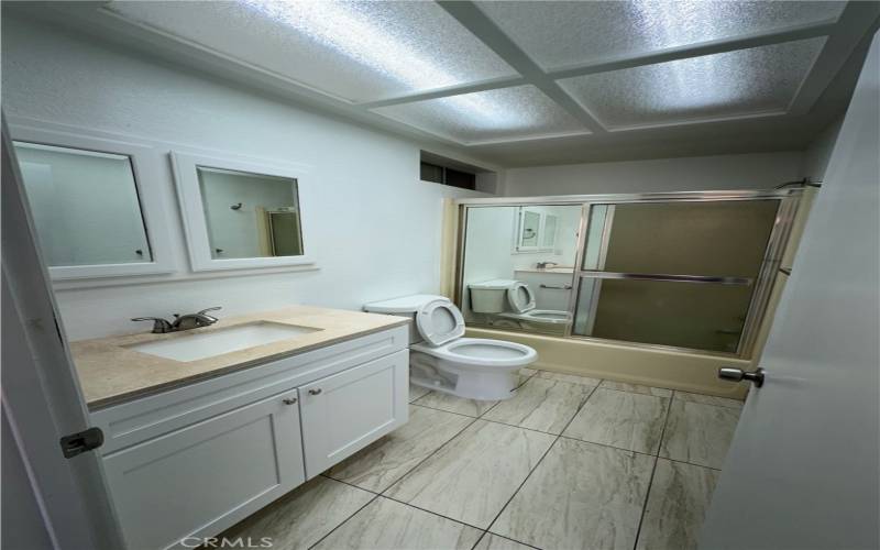 Main House Master Bathroom