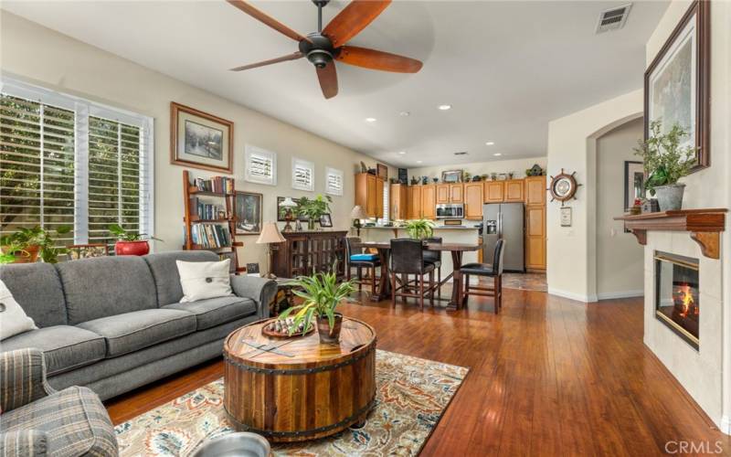 Looking towards kitchen