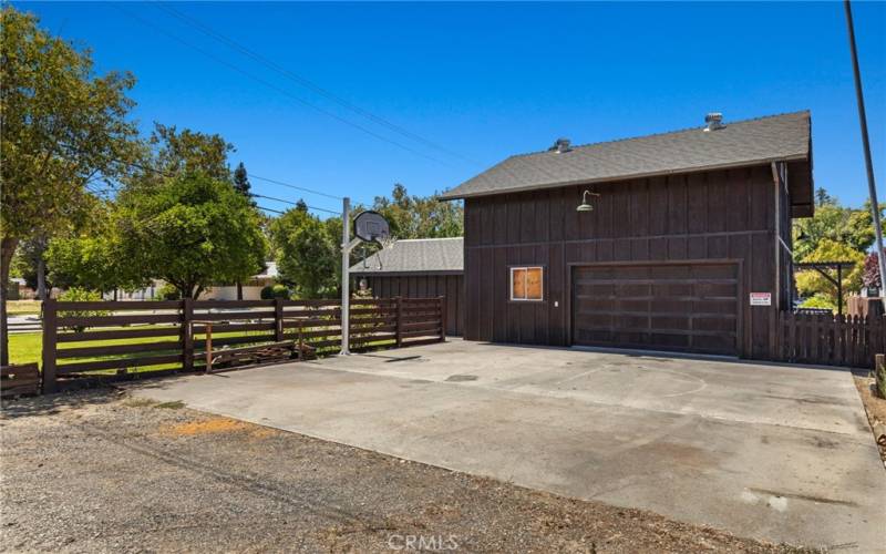 Large garage/shop - alley access side