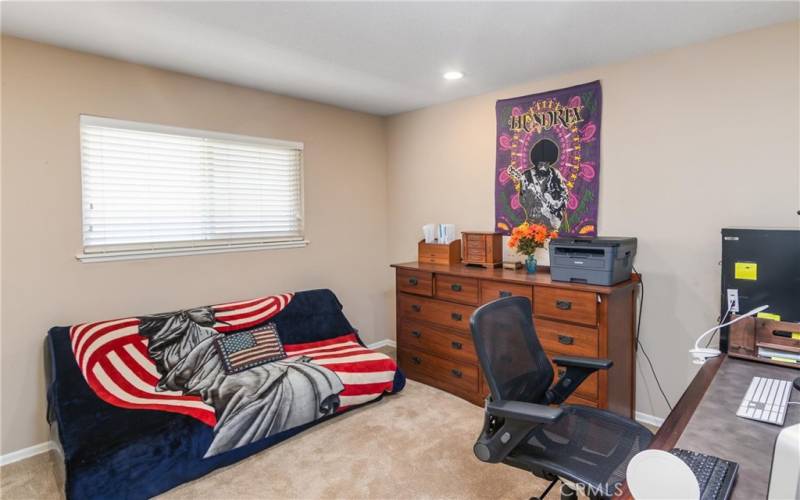 OFFICE/BEDROOM