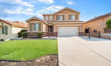 Beautiful Curb appeal easy maintenance yard with turf lawn