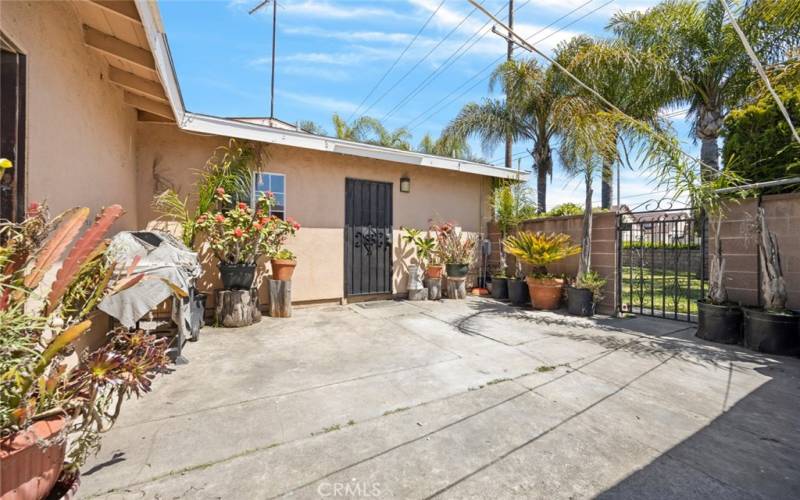 Courtyard outside of kitchen. Perfect for outdoor dining and entertaining.