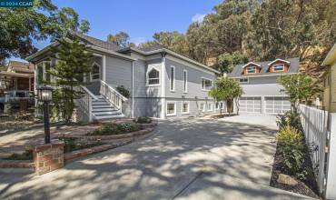 80 Canyon Lake Dr, Port Costa, California 94525, 4 Bedrooms Bedrooms, ,3 BathroomsBathrooms,Residential,Buy,80 Canyon Lake Dr,41066473