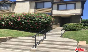 21201 Lassen Street 4, Chatsworth, California 91311, 2 Bedrooms Bedrooms, ,2 BathroomsBathrooms,Residential,Buy,21201 Lassen Street 4,24415133