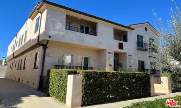 455 N Spaulding Avenue, Los Angeles, California 90036, 2 Bedrooms Bedrooms, ,2 BathroomsBathrooms,Residential Lease,Rent,455 N Spaulding Avenue,24415259