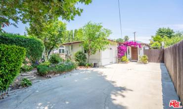 9802 Samoa Avenue, Tujunga, California 91042, 2 Bedrooms Bedrooms, ,1 BathroomBathrooms,Residential,Buy,9802 Samoa Avenue,24415177