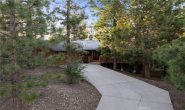 1219 W Alpenweg Drive, Big Bear City, California 92314, 3 Bedrooms Bedrooms, ,2 BathroomsBathrooms,Residential,Buy,1219 W Alpenweg Drive,EV24145134