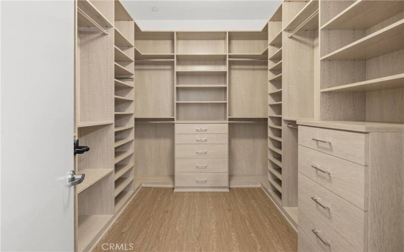 Primary Suite Walk-in Closet