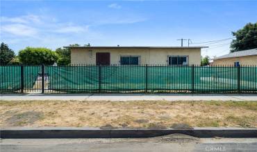 10324 Mckinley Avenue, Los Angeles, California 90002, 3 Bedrooms Bedrooms, ,1 BathroomBathrooms,Residential Income,Buy,10324 Mckinley Avenue,OC24144588