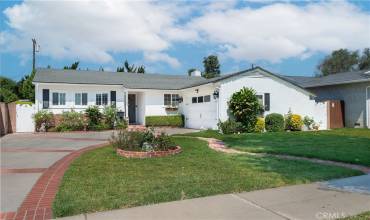 7045 Encino Avenue, Lake Balboa, California 91406, 3 Bedrooms Bedrooms, ,2 BathroomsBathrooms,Residential,Buy,7045 Encino Avenue,SR24142743