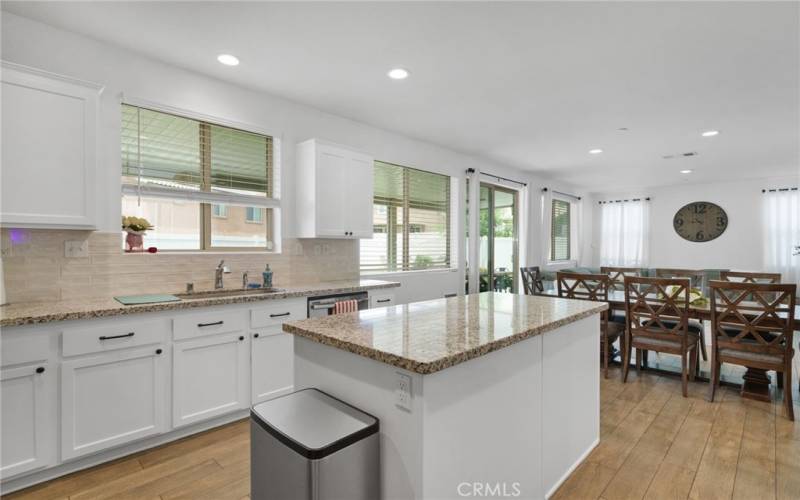 Kitchen & Dining Area