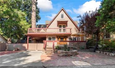 352 Maple Drive, Lake Arrowhead, California 92352, 4 Bedrooms Bedrooms, ,2 BathroomsBathrooms,Residential,Buy,352 Maple Drive,RW24145690