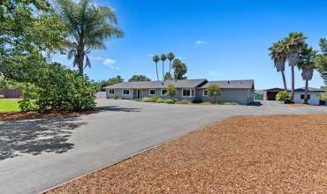 11685 Foothill Avenue, Gilroy, California 95020, 7 Bedrooms Bedrooms, ,4 BathroomsBathrooms,Residential,Buy,11685 Foothill Avenue,ML81968611