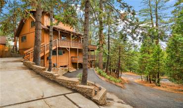 269 Massive Road, Lake Arrowhead, California 92352, 3 Bedrooms Bedrooms, ,2 BathroomsBathrooms,Residential,Buy,269 Massive Road,EV24146205