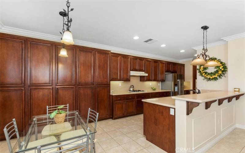 Lots of storage in kitchen