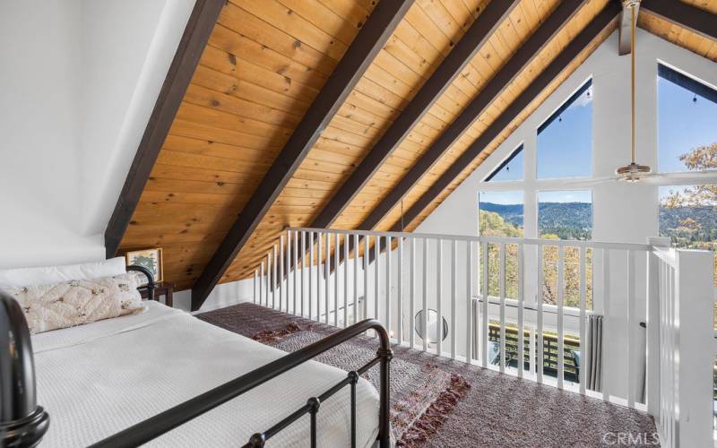 Loft with incredible views and twin plus trundle