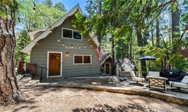 157 Rocky Point Way, Lake Arrowhead, California 92352, 3 Bedrooms Bedrooms, ,2 BathroomsBathrooms,Residential,Buy,157 Rocky Point Way,PW24146458