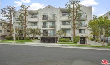 860 S Lucerne Boulevard 202, Los Angeles, California 90005, 2 Bedrooms Bedrooms, ,2 BathroomsBathrooms,Residential Lease,Rent,860 S Lucerne Boulevard 202,24415823