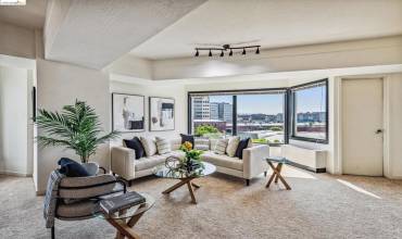 6363 Christie Ave 427, Emeryville, California 94608, 2 Bedrooms Bedrooms, ,1 BathroomBathrooms,Residential,Buy,6363 Christie Ave 427,41066789