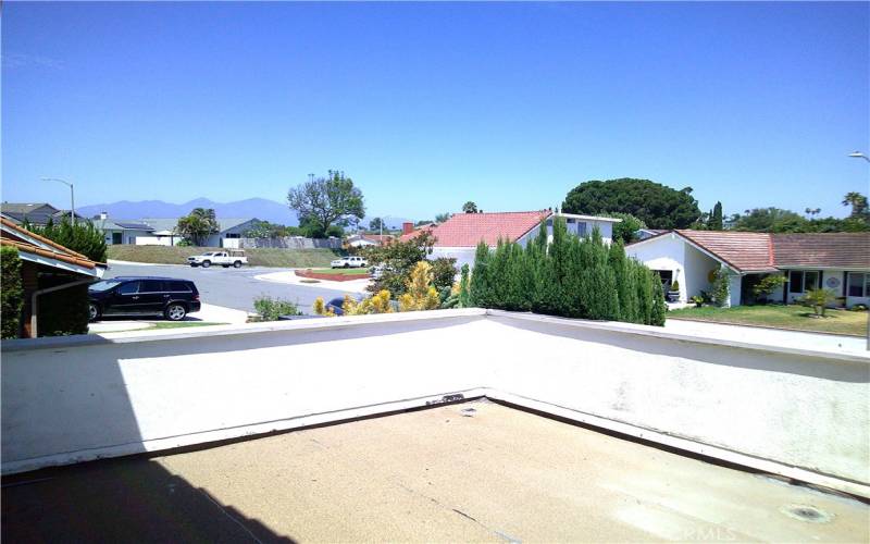 Balcony off Master Bedroom above garage - Hills Views