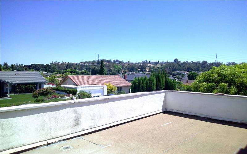 Balcony off Master Bedroom above garage - Hills Views