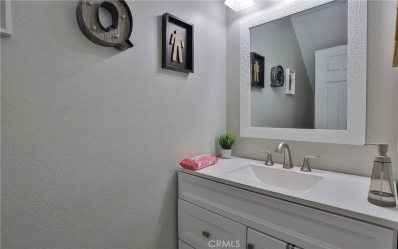 1st level powder room/half bath