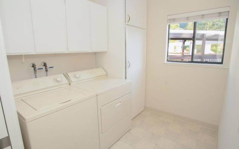 Laundry Room Washer/Dryer