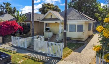 4442 Mettler Street, Los Angeles, California 90011, 4 Bedrooms Bedrooms, ,3 BathroomsBathrooms,Residential Income,Buy,4442 Mettler Street,DW24146844