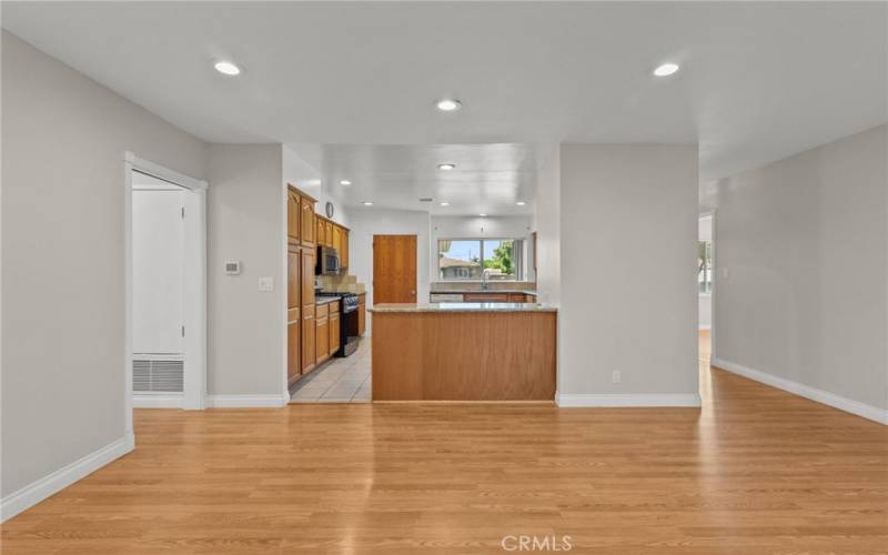 dining room /  kitchen