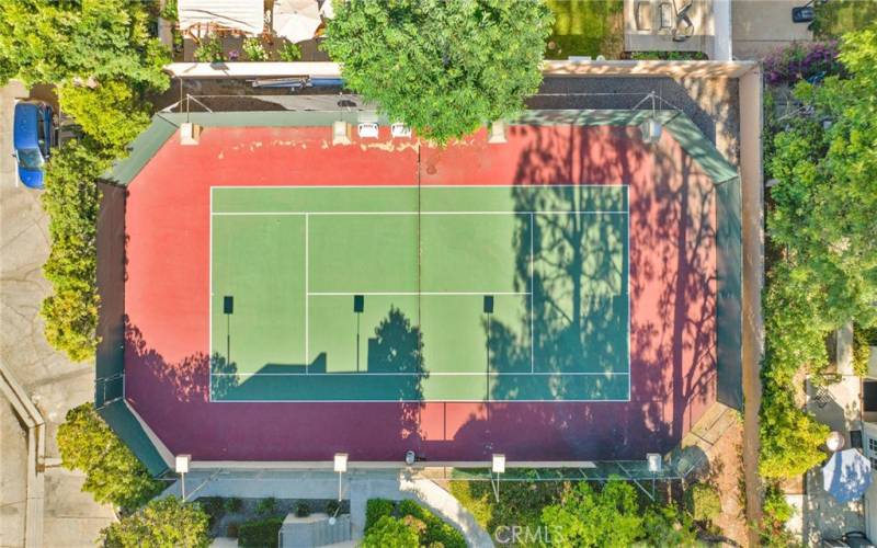 Tarzana Falls Tennis courts