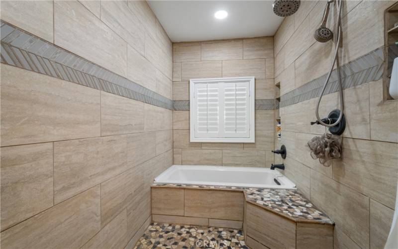 Primary Suite Shower/Bath