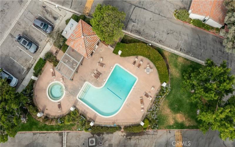 Community Pool and Jacuzzi