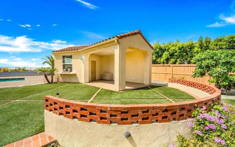 Outdoor Kitchen