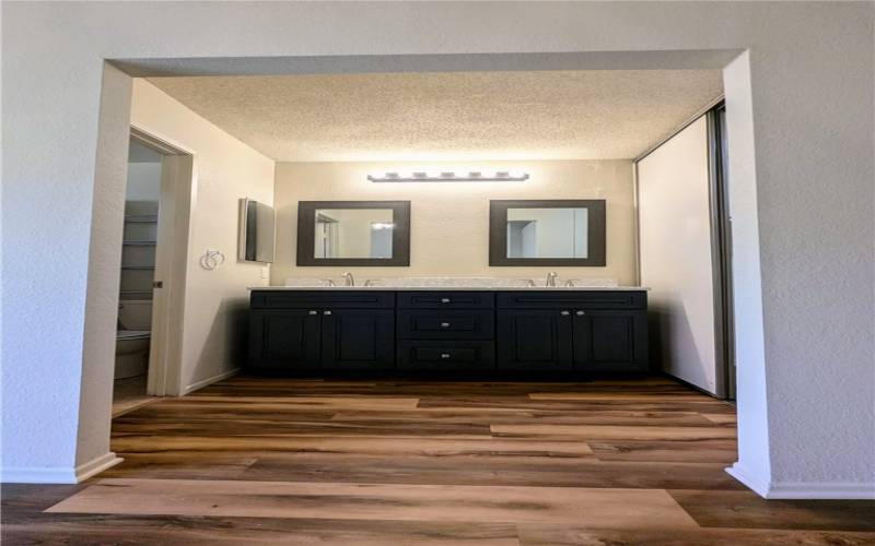 Master bath dual sinks.